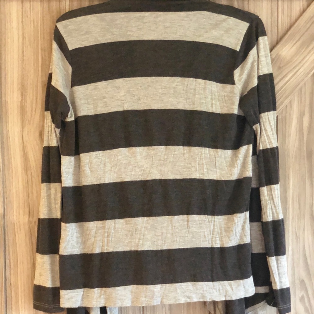 Cardigan - Picture 2 of 3